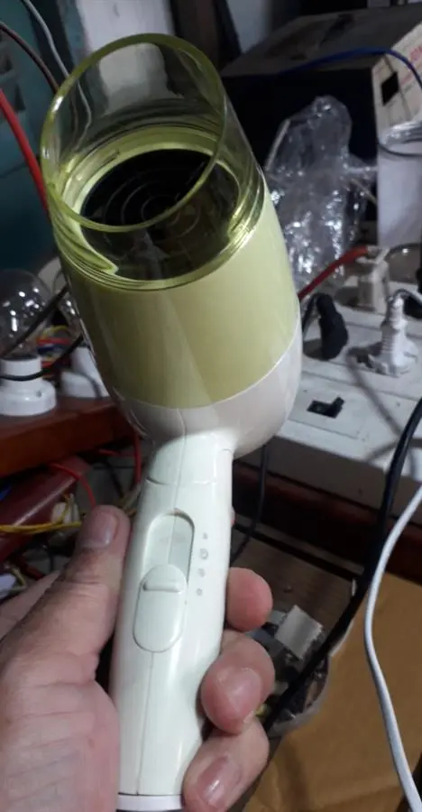 Khách hàng review Máy sấy tóc Philips BHC015 2