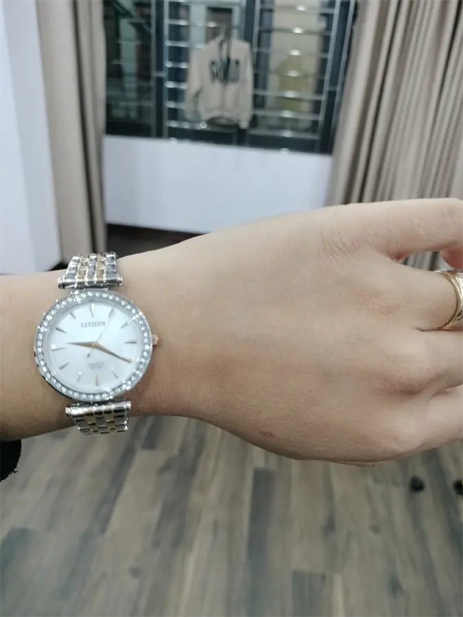 Khách hàng review Đồng hồ CITIZEN 30 mm Nữ ER0216-59D 1