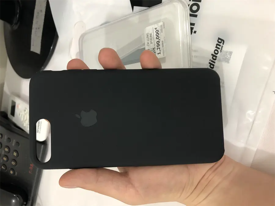 Khách hàng review Ốp lưng iPhone 7 Plus/ 8 Plus Silicone Apple MQGW2 Chính hãng 2
