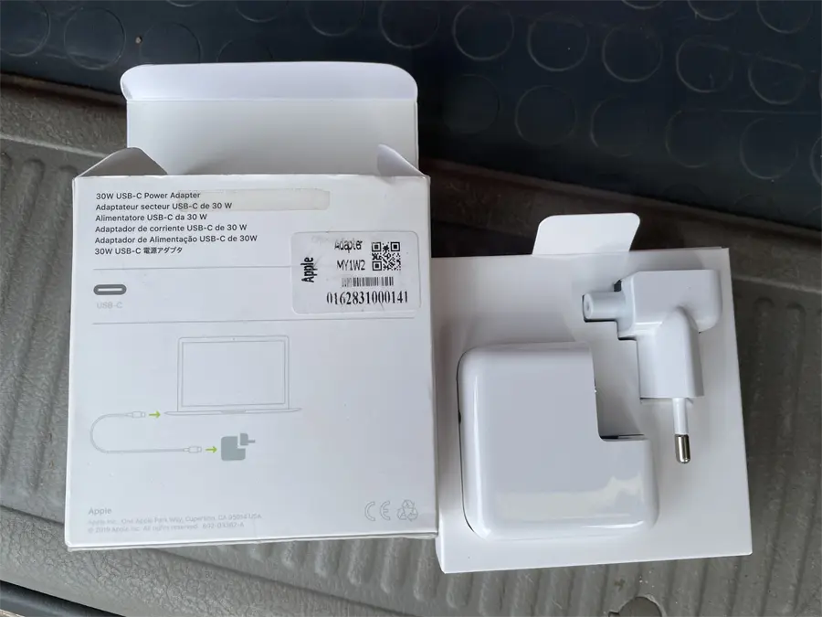 Khách hàng review Sạc nhanh Type-C 30W Apple MY1W2 3