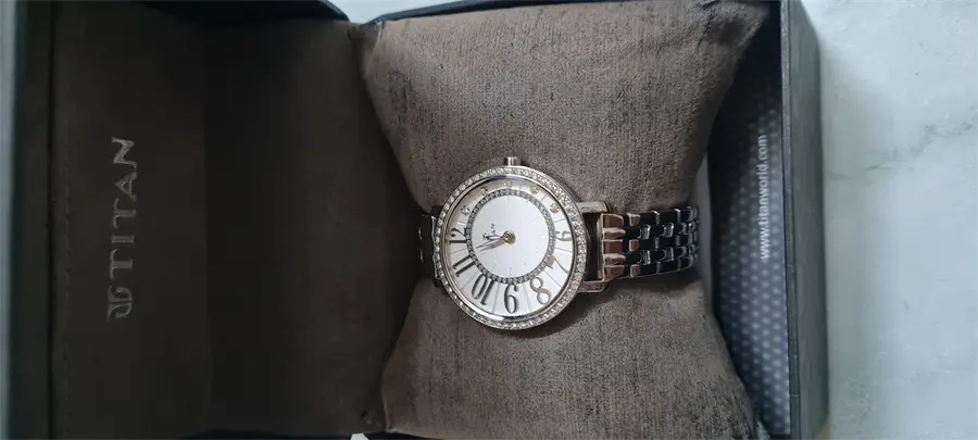 Khách hàng review Đồng hồ TITAN 40 mm Nữ 95041SM01 2