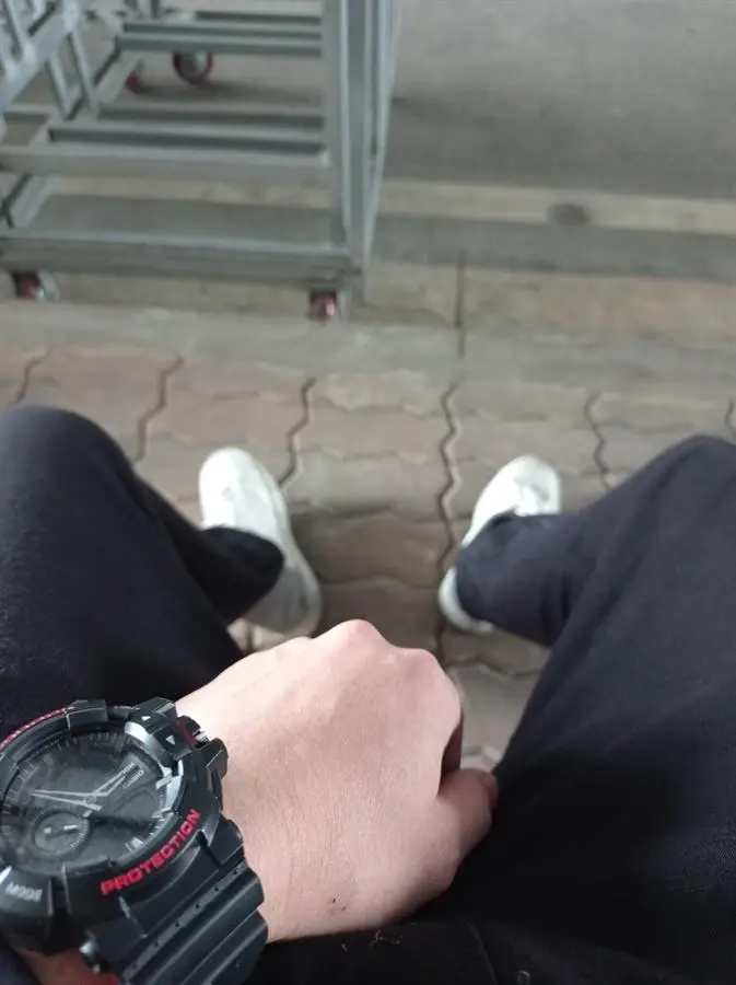 Khách hàng review Đồng hồ G-SHOCK 51.9 mm Nam GA-400HR-1ADR 5