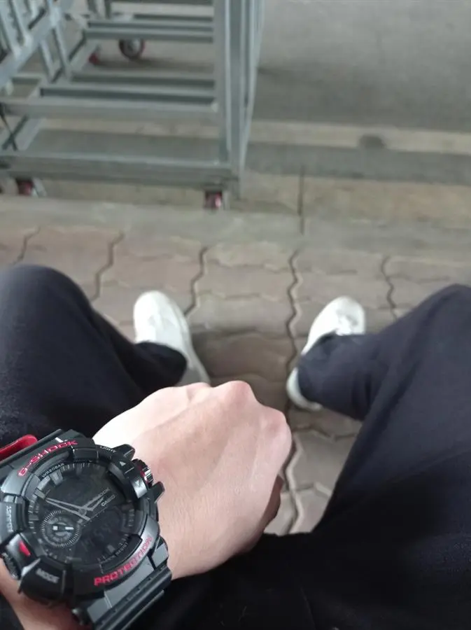 Khách hàng review Đồng hồ G-SHOCK 51.9 mm Nam GA-400HR-1ADR 6