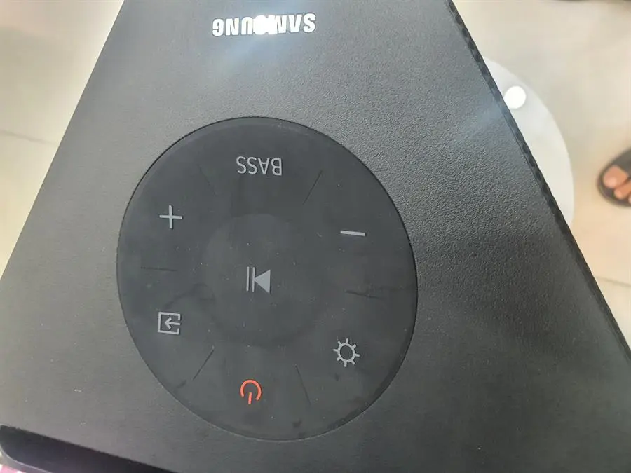 Khách hàng review Loa tháp Samsung MX-ST50B 230W 3