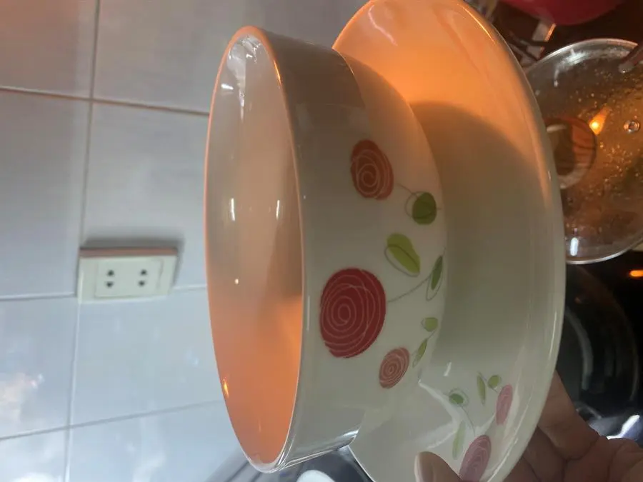Khách hàng review Dĩa sâu sứ 20.5 cm Donghwa DH02-P1408-03R 2