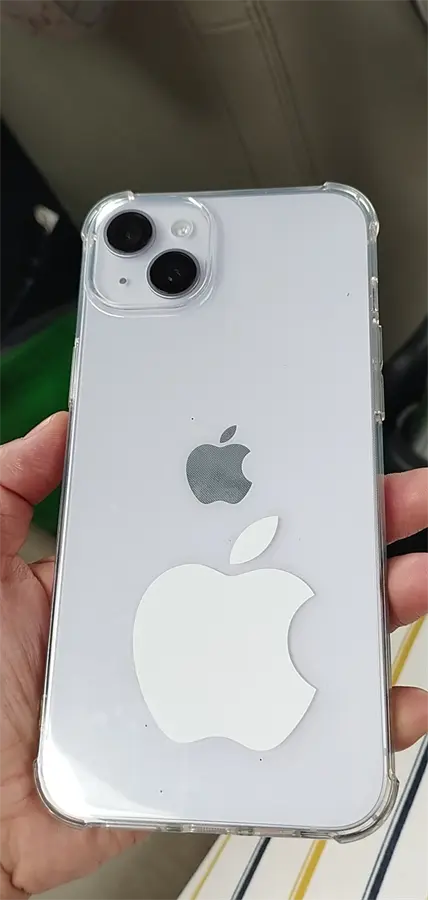 Khách hàng review Ốp lưng iPhone 14 Plus Nhựa dẻo Kingxbar 3