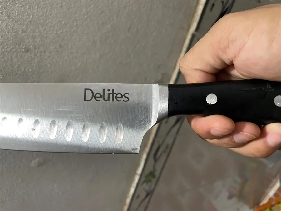 Khách hàng review Dao thái inox Delites LK-2207B 3