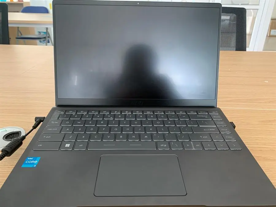 Khách hàng review Laptop MSI Modern 14 B11MOU i3 1115G4/8GB/256GB/Win11 (1027VN) 5
