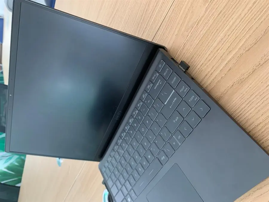 Khách hàng review Laptop MSI Modern 14 B11MOU i3 1115G4/8GB/256GB/Win11 (1027VN) 6