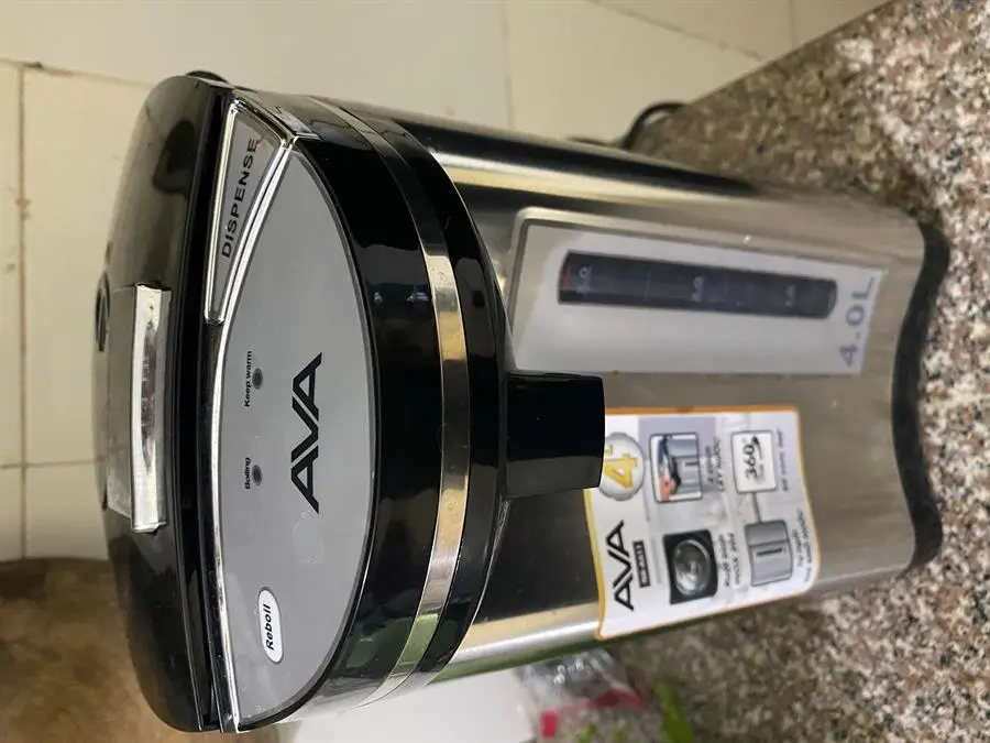 Khách hàng review Bình thủy điện AVA NK-A611 4 lít 10