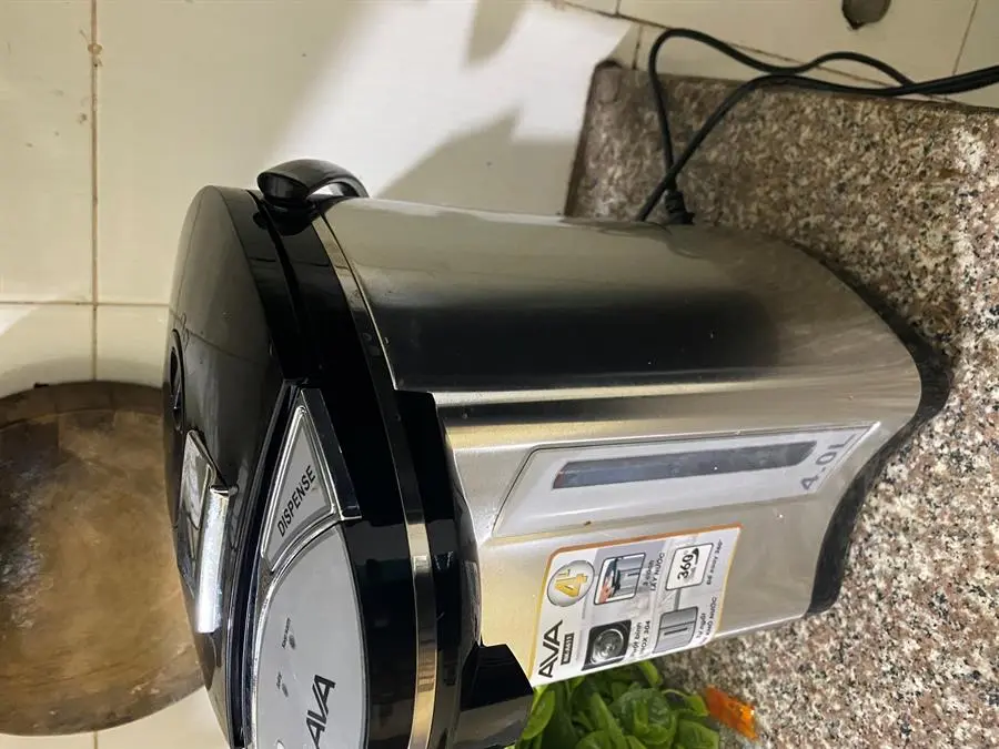 Khách hàng review Bình thủy điện AVA NK-A611 4 lít 11