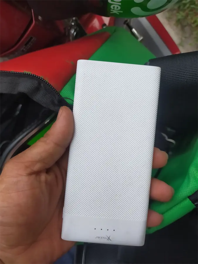 Khách hàng review Pin sạc dự phòng Polymer 10.000 mAh Type C 15W Xmobile PW37Y5B 4