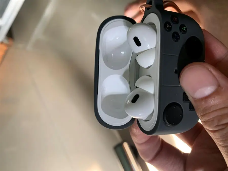 Khách hàng review Tai nghe Bluetooth AirPods Pro (2nd Gen) MagSafe Charge (Lightning) Apple MQD83 16