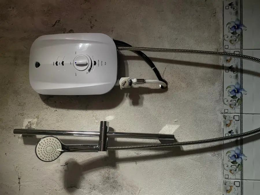 Khách hàng review Máy nước nóng trực tiếp Ferroli 4500W MIDO-MSP 4.5S 23