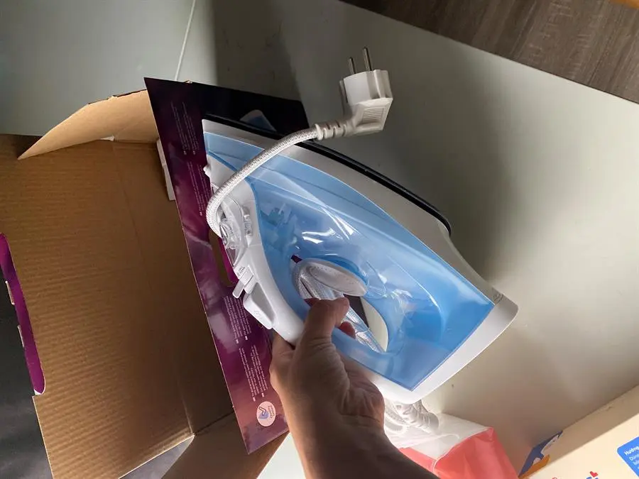 Khách hàng review Bàn ủi hơi nước Philips GC1740 2000W 5