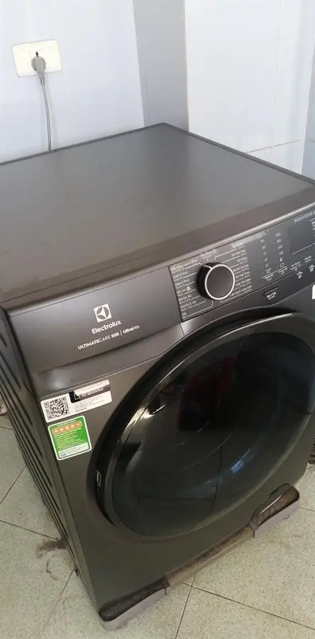Khách hàng review Máy giặt Electrolux UltimateCare 500 Inverter 10 kg EWF1024P5SB 24