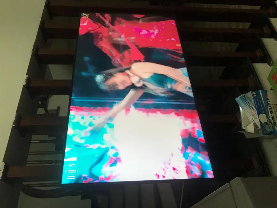 Khách hàng review Smart Tivi Samsung 4K Crystal UHD 50 inch UA50AU8100 5