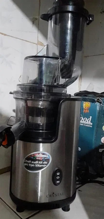 Khách hàng review Máy ép chậm Crystal GS-137L 9