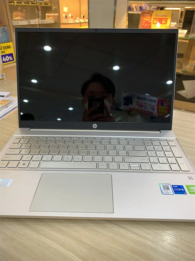 Khách hàng review Laptop HP Pavilion 15 eg2035TX i5 1235U/8GB/512GB/2GB MX550/Win11 (6K781PA) 2
