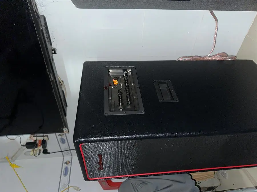 Khách hàng review Cặp loa điện karaoke BlackHammer BH-410 400W 8