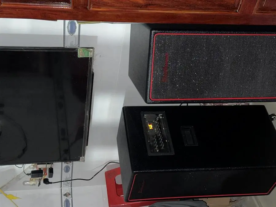 Khách hàng review Cặp loa điện karaoke BlackHammer BH-410 400W 9