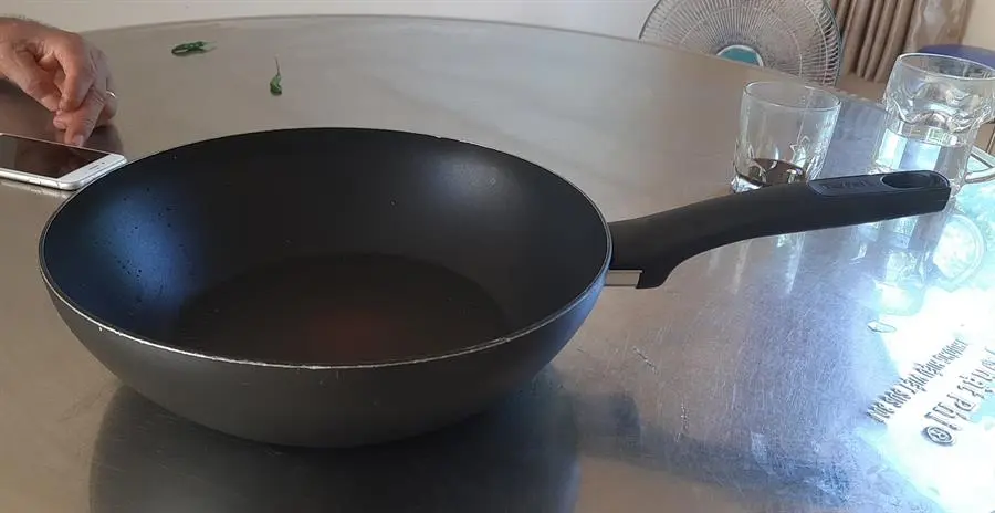 Khách hàng review Chảo nhôm sâu chống dính vân đá đáy từ 28 cm Tefal Ultimate G2681972 3