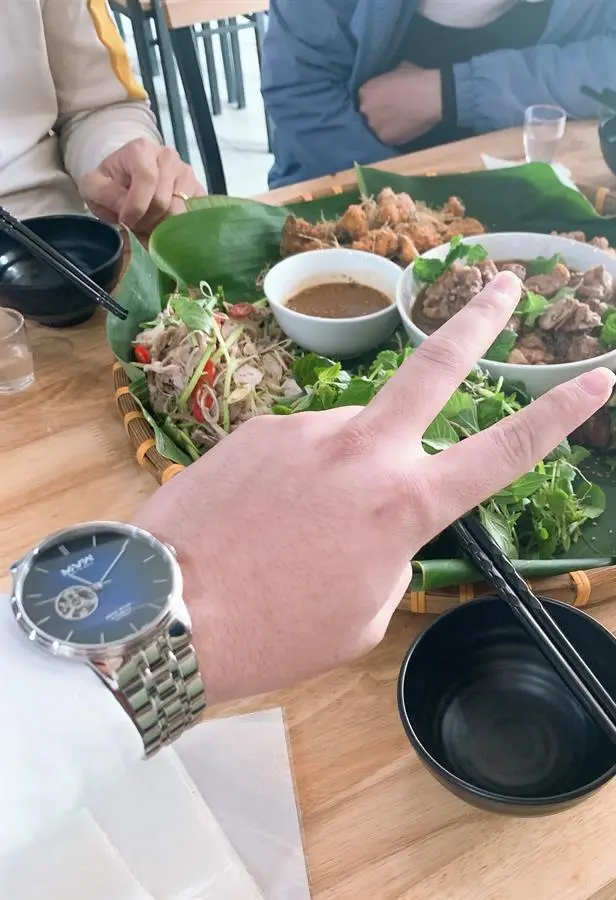 Khách hàng review Đồng hồ MVW STAR 43 mm Nam MSA002-01 6