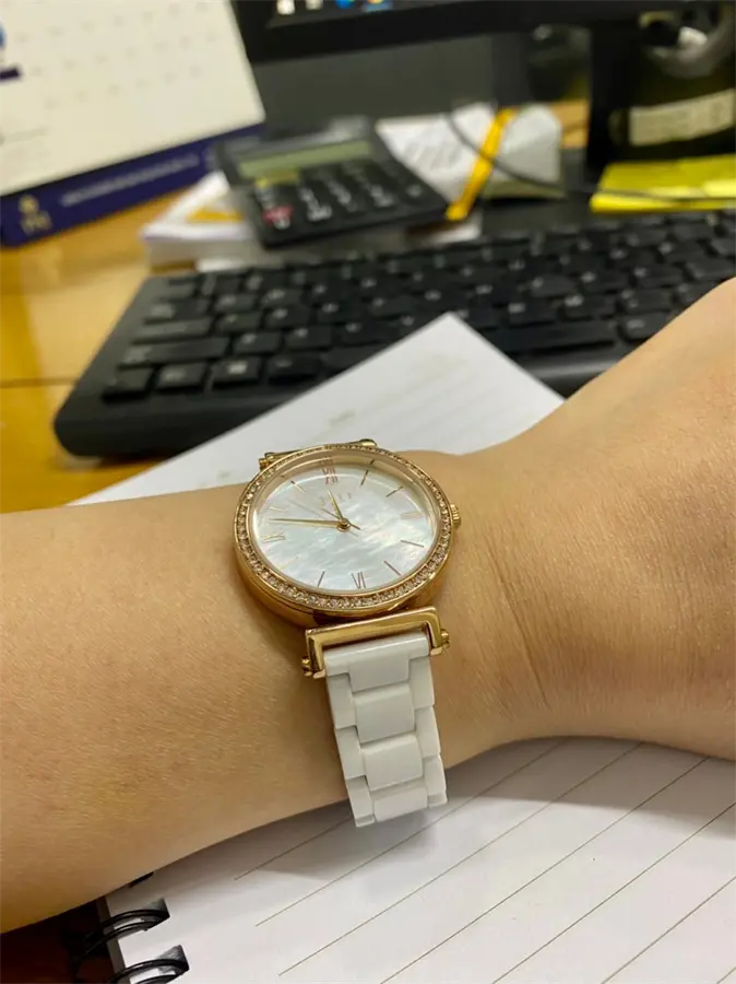 Khách hàng review Đồng hồ ELLE 32 mm Nữ ELL25052 1