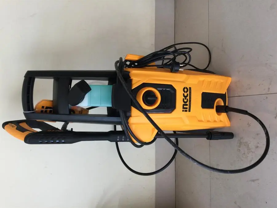 Khách hàng review Máy phun xịt rửa áp lực cao Ingco HPWR18008 1800W 4