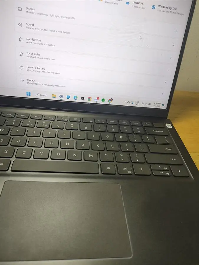 Khách hàng review Laptop Dell Vostro 5410 i5 11320H/8GB/512GB/Office H 3