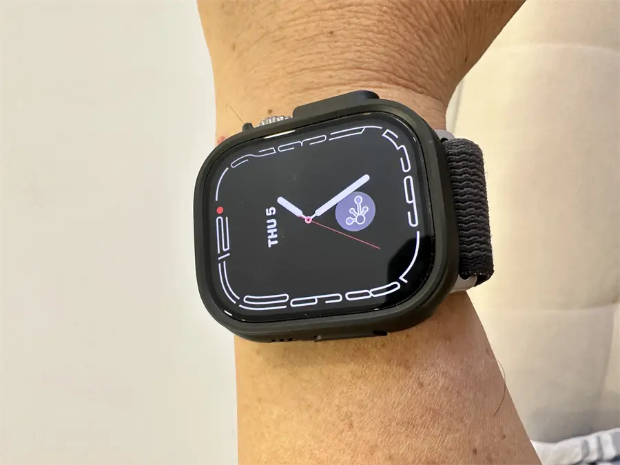 Khách hàng review Đồng hồ thông minh Apple Watch Ultra GPS   Cellular 49mm viền Titanium dây Ocean 2