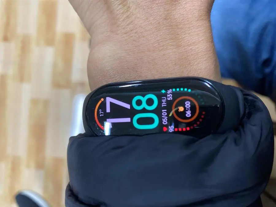 Khách hàng review Vòng đeo tay thông minh Mi Band 7 Đen 21