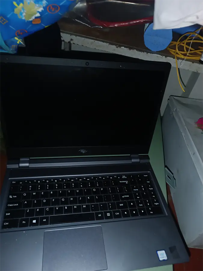 Khách hàng review Laptop itel SPIRIT 1 i3 8109U/4GB/256GB/Win11 (71006300035) 5