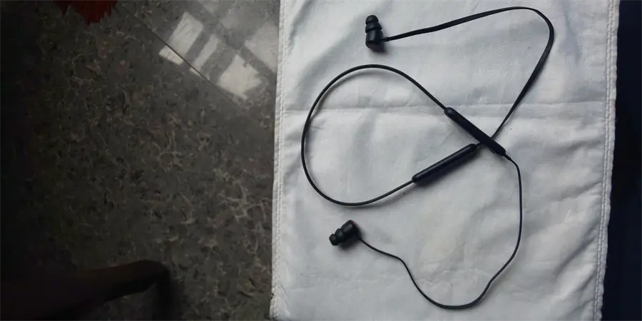 Khách hàng review Tai nghe Bluetooth Beats Flex MYMC2/ MYMD2 3