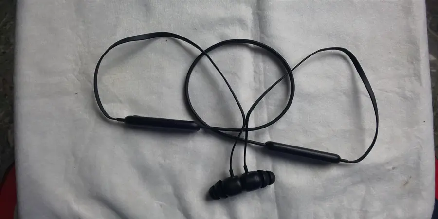 Khách hàng review Tai nghe Bluetooth Beats Flex MYMC2/ MYMD2 2