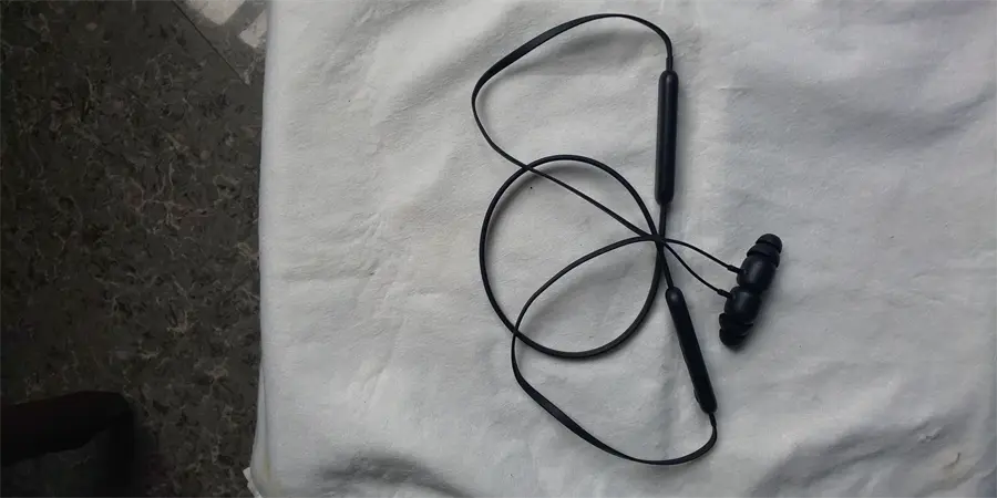 Khách hàng review Tai nghe Bluetooth Beats Flex MYMC2/ MYMD2 1