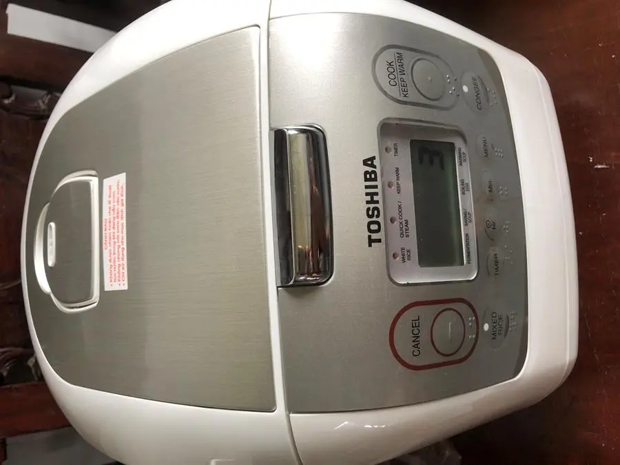 Khách hàng review Nồi cơm điện tử Toshiba 1.8 lít RC-18NMFVN(WT) 17