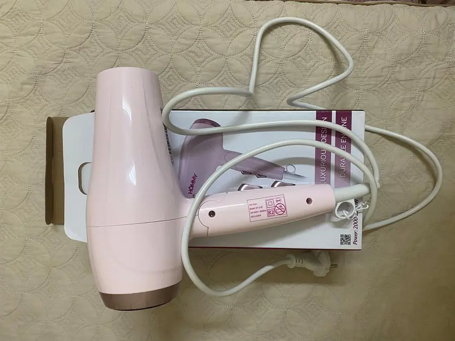 Khách hàng review Máy sấy tóc 2000 - 2200W Hommy KF-3130 1