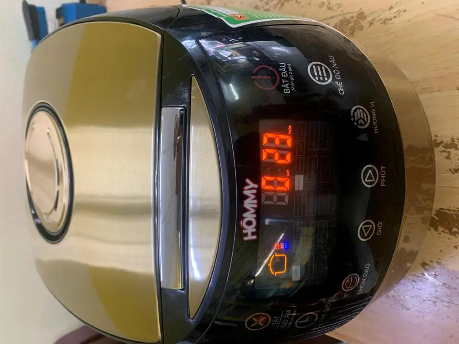 Khách hàng review Nồi cơm điện tử Hommy 1.8 lít JS-E50C 2