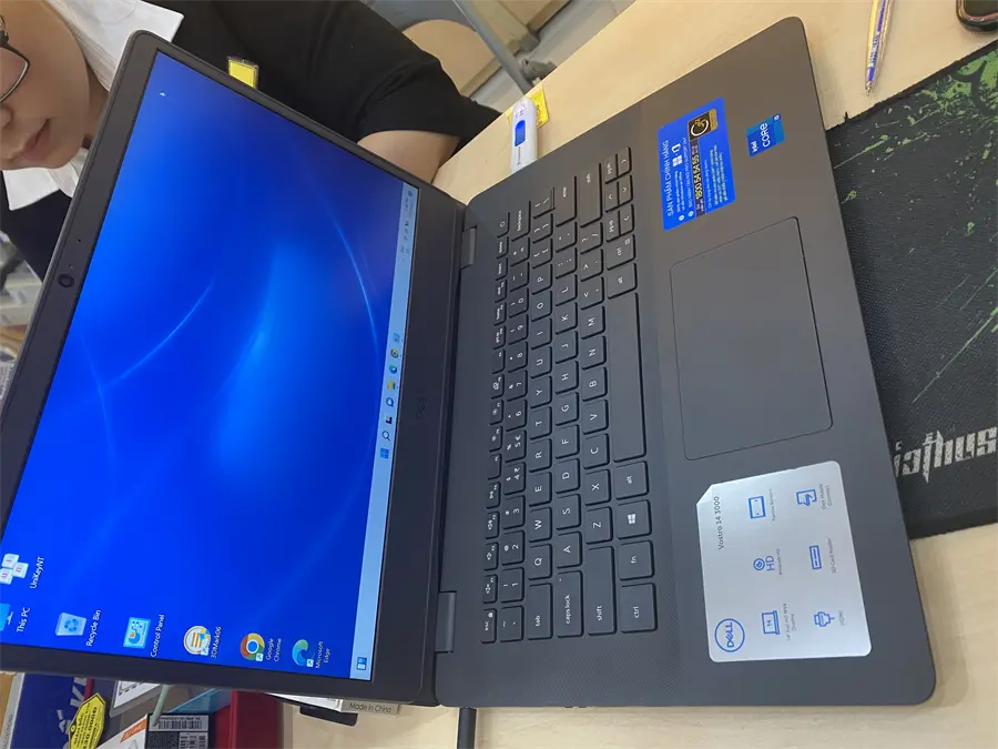 Khách hàng review Laptop Dell Vostro 3400 i5 1135G7/8GB/256GB/OfficeHS/Win11 (70270645) 1