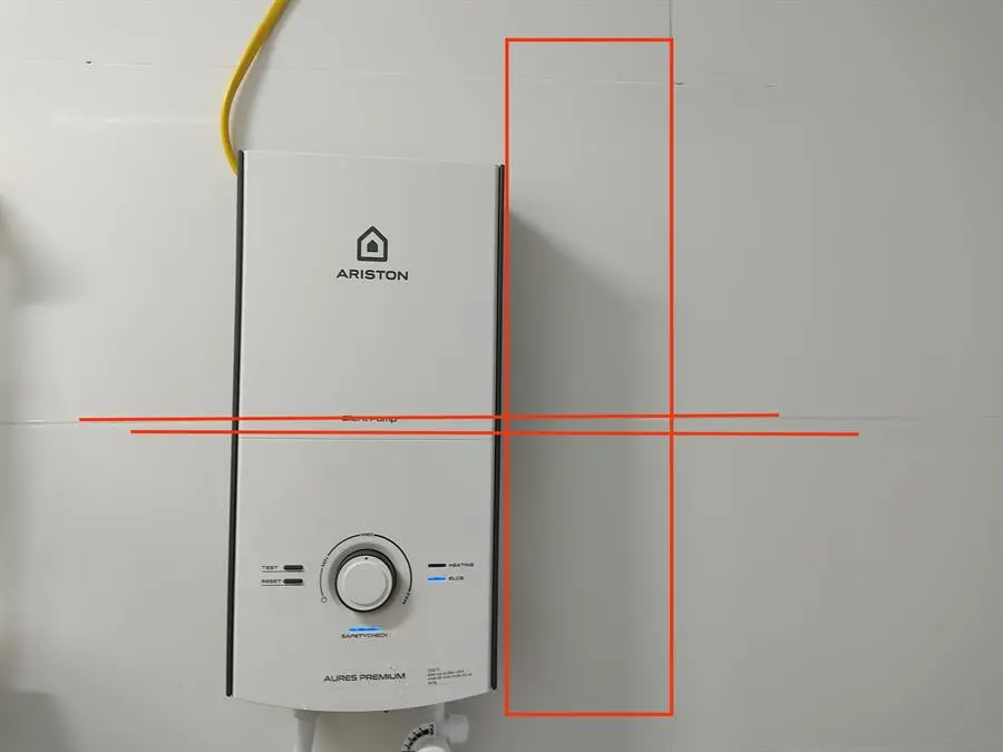 Khách hàng review Máy nước nóng trực tiếp Ariston 4500W AURES PREMIUM 4.5P PEARL 9