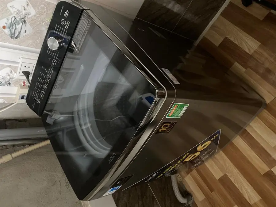 Khách hàng review Máy giặt Aqua Inverter 10 Kg AQW-DR100ET S 1