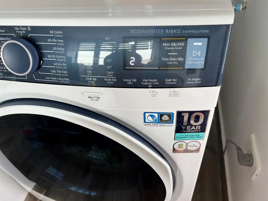 Khách hàng review Máy giặt sấy Electrolux UltimateCare 500 Inverter giặt 9 kg - sấy 6 kg EWW9024P5WB 5