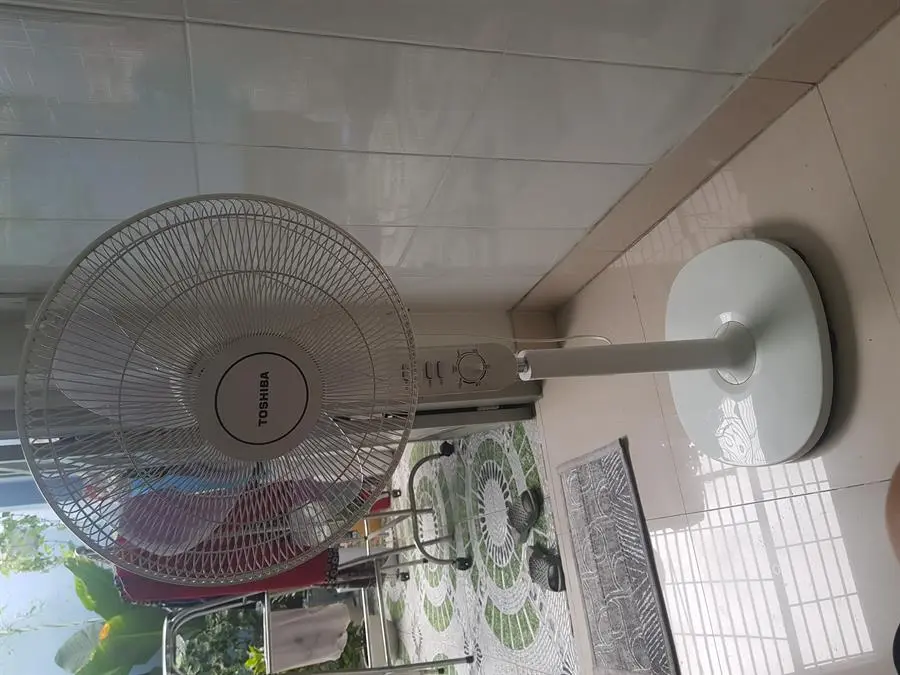 Khách hàng review Quạt đứng Toshiba 5 cánh F-LSA10(H)VN 50W 5