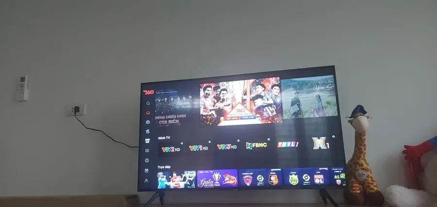 Khách hàng review Smart Tivi Samsung 4K Crystal UHD 43 inch UA43AU7200 3