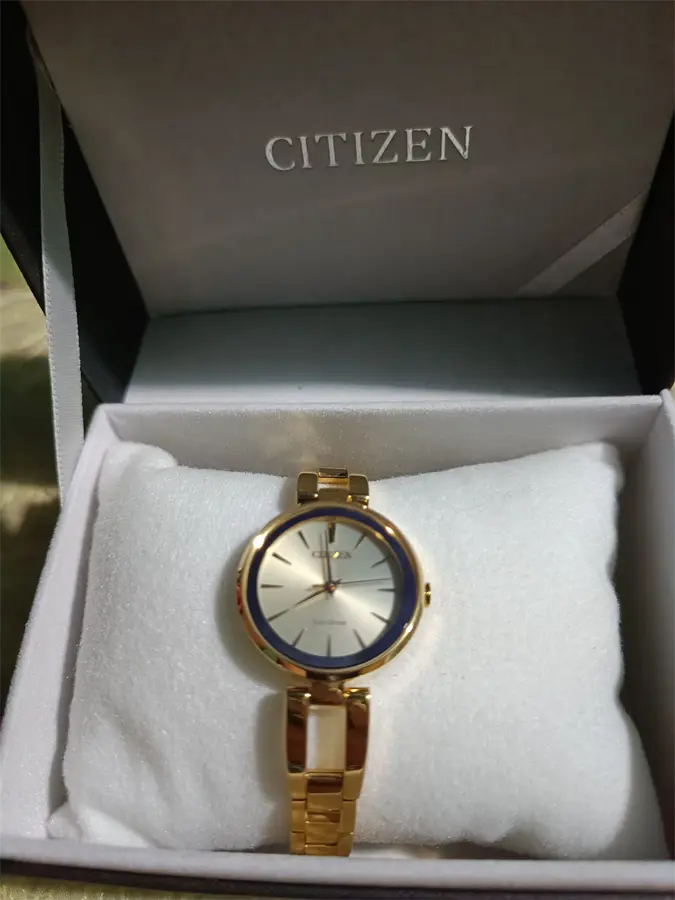 Khách hàng review Đồng hồ CITIZEN 28 mm Nữ EM0632-81P 1