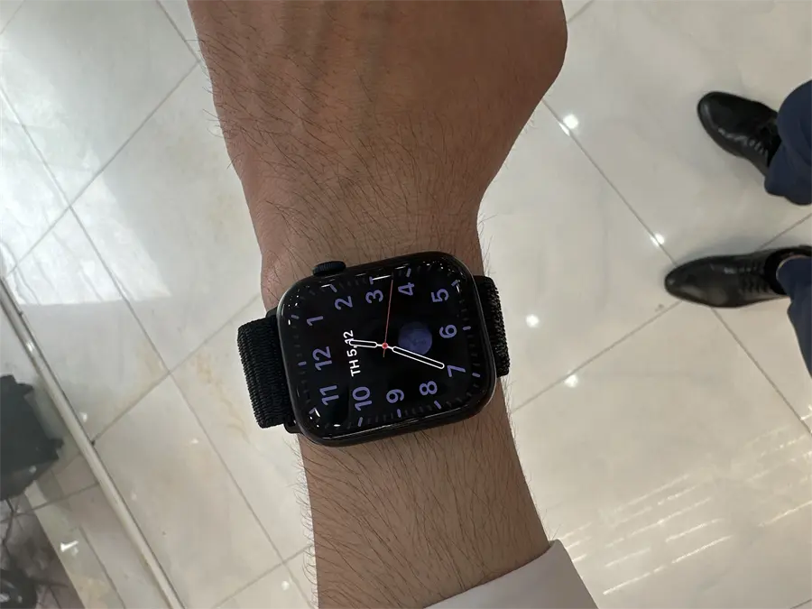 Khách hàng review Đồng hồ thông minh Apple Watch Series 8 GPS 45mm viền nhôm dây thể thao 3