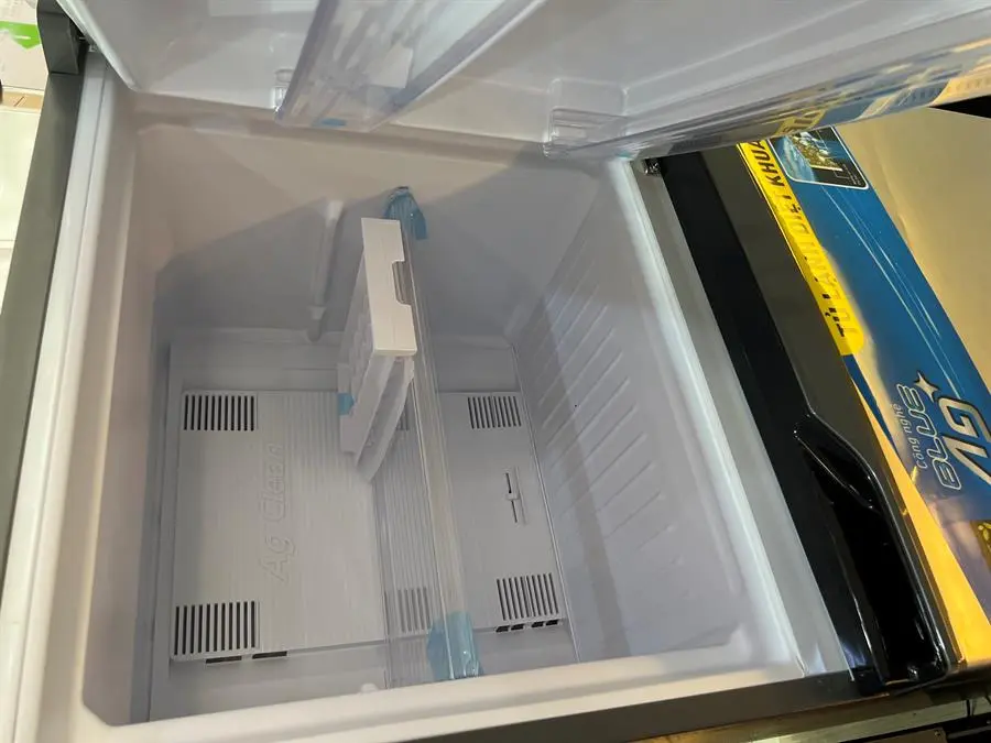 Khách hàng review Tủ lạnh Panasonic Inverter 234 lít NR-TV261APSV 32