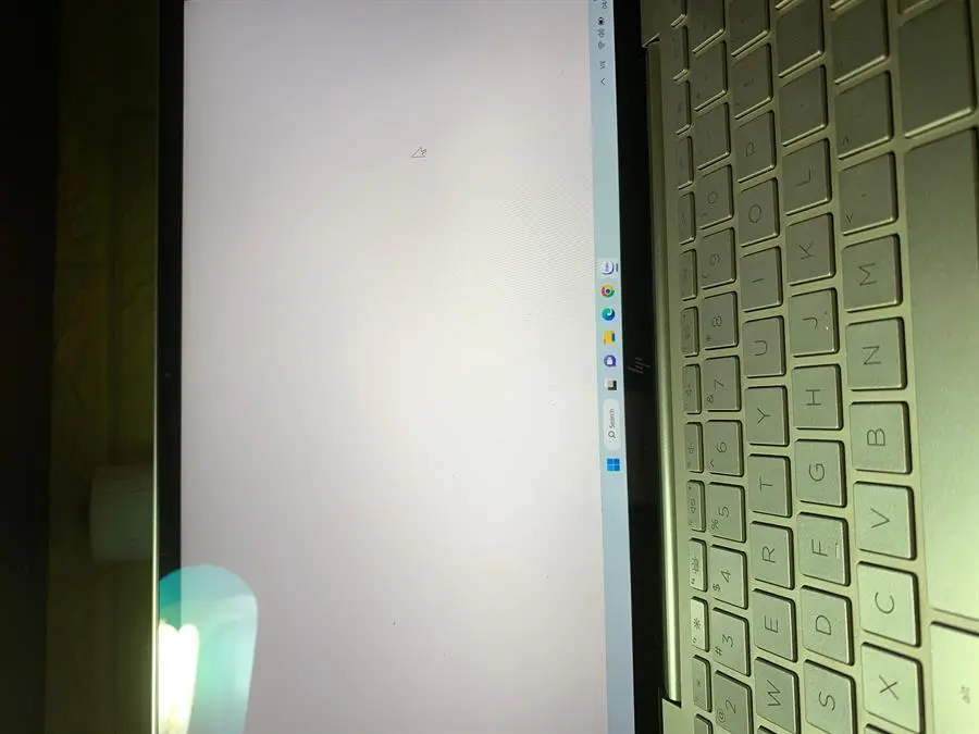 Khách hàng review Laptop HP Envy 13 ba1537TU i5 1135G7/8GB/256GB/Win11 (4U6P0PA) 1