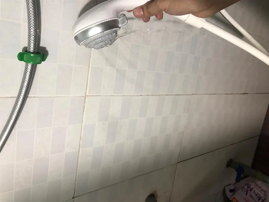Khách hàng review Bình nóng lạnh trực tiếp Electrolux 4500W EWE451KB-DWG2 10